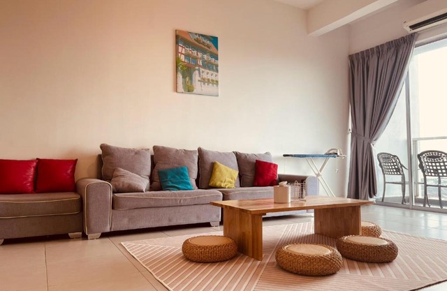 Hot Picks SmartTV Netflix Seaview Homestay Sekinchan