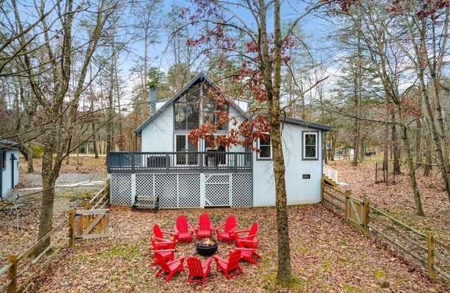 Hot Tub, Fire Pit & Fenced Yard w/Resort Amenities