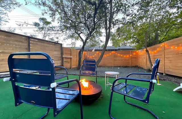 Hot Tub Royale Rainey Street 6 Minute Drive