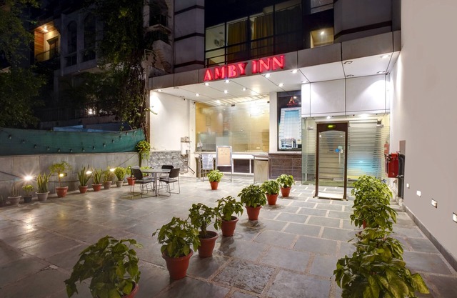 Hotel Amby Inn