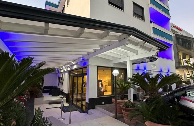 Hotel Clinton