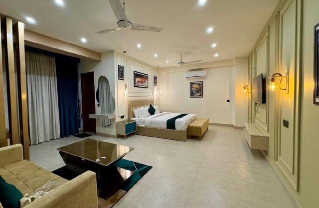Hotel Four Square