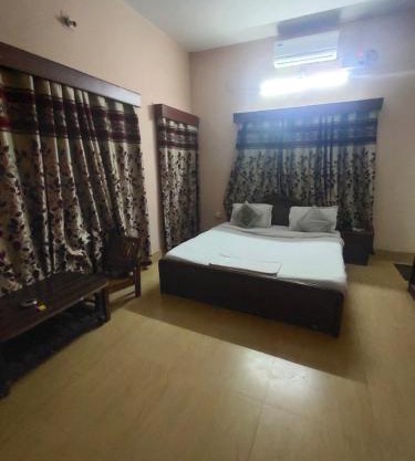 Hotel Gosaintola Home