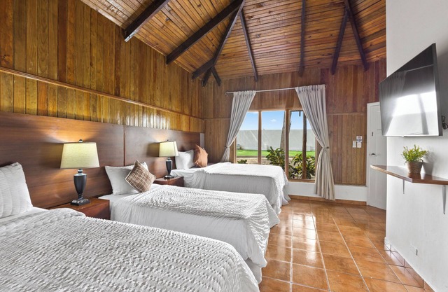 Hotel H4