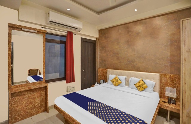 Hotel Kamdhenu