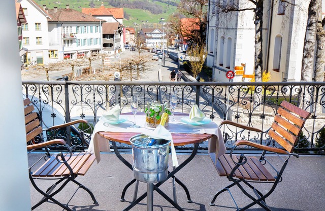 Hotel Kreuz by b smart