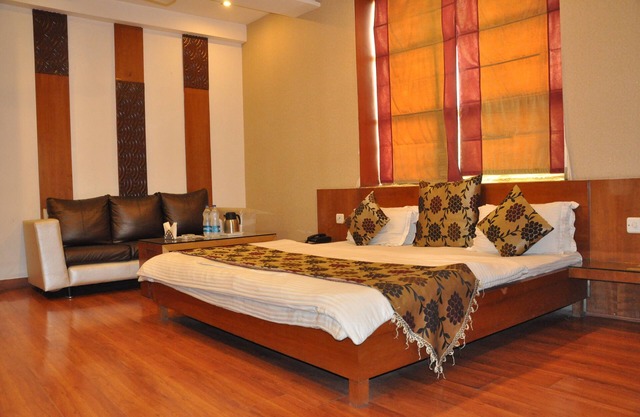 Hotel Mandakini Plaza