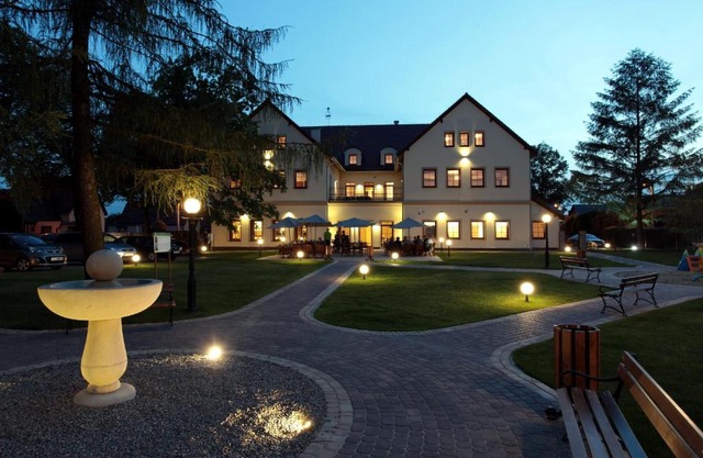 Hotel Modrzewiowy Dwór