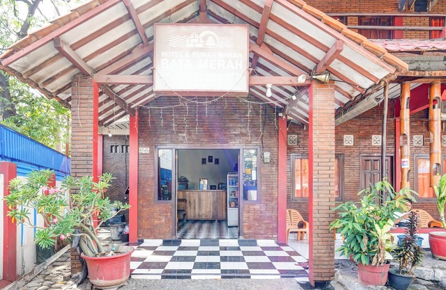 Hotel O Kauman Near International Batik Center Formerly Hotel Bata Merah