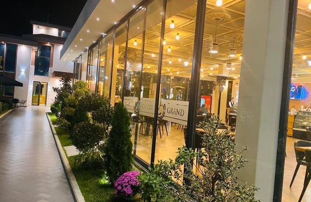 Hotel & Restaurant Grand White City