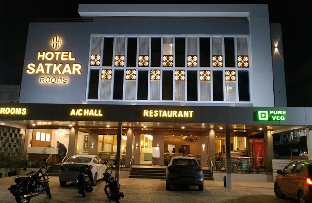 HOTEL SATKAR CHHATRAL