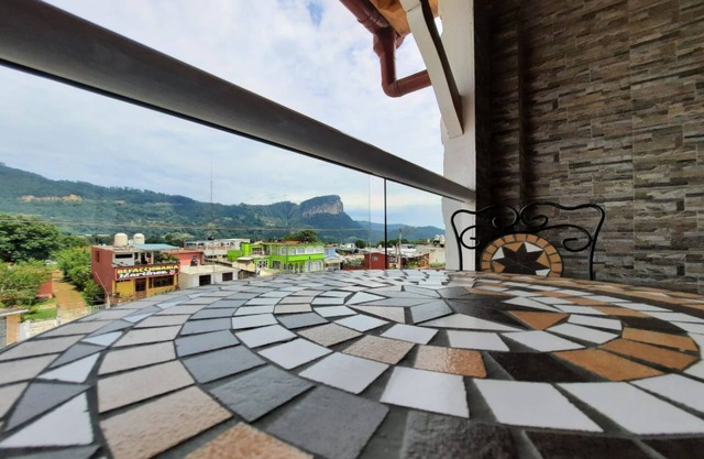 Hotel & Suites Cerro Rojo