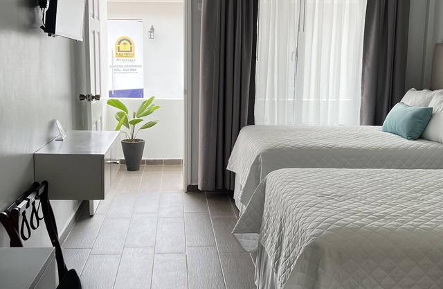 Hotel Tramonto, Premium beds, Knock-out view.In Paseo park! close to everything