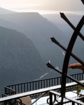 Hotel Varonos