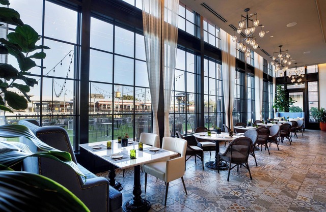 Hotel Vin, Grapevine, Autograph Collection