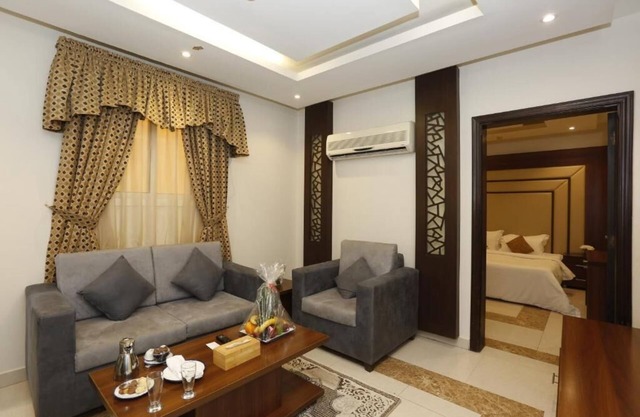 Hotelier Suites by Cantonal