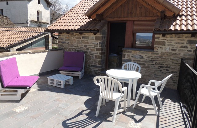 HOUSE 1.5 KM FROM SABIÑANIGO IDEAL FOR FAMILIES