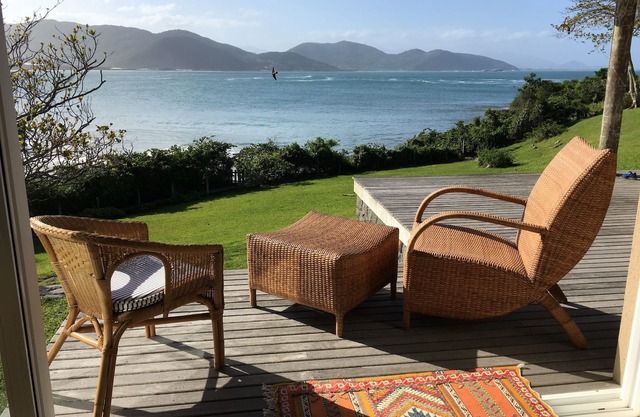 House beachfront, on the beach of Vigia in Garopaba.
