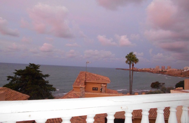 House by the sea, a terraced house with 3 bedrooms and a magical view of the sea