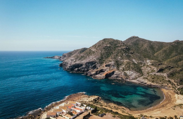 House Cala Reona West 10 pers. garden. BBQ, wifi, heated 50m from the beach