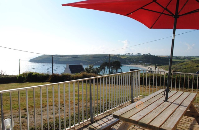 HOUSE EXCEPTIONAL SEA VIEW 200 m from the beach