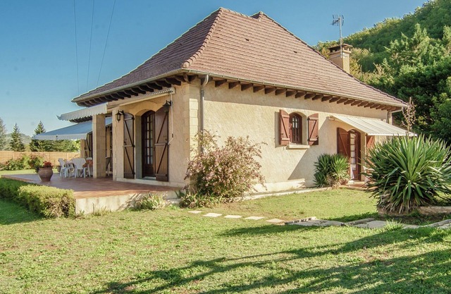 House in Perigord Noir with Private Pool