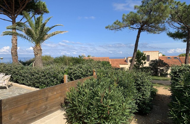 House in private waterfront marina - Sea view - 50 m from the sea