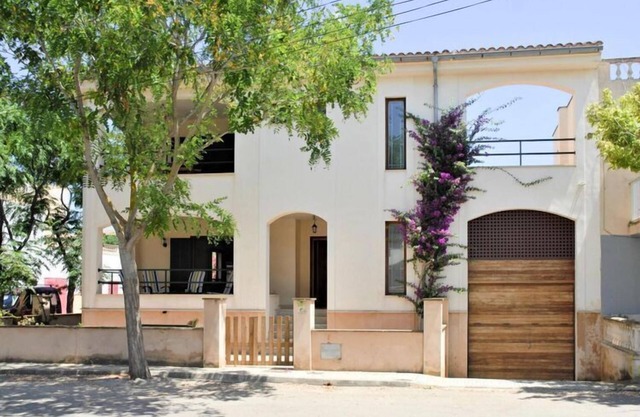 House in S'Illot near Sandy Beach