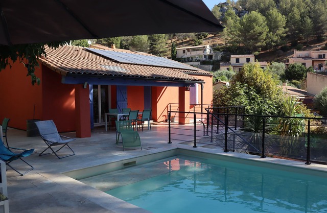 House in the heart of Provence, in Sainte Beaume, ideal for families