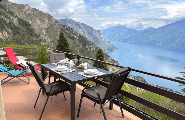 House Lili Le Balze Lake view