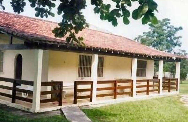 HOUSE NEAR THE BEACH WITH POOL, SAUNA, SOCCER FIELD, BARBECUE