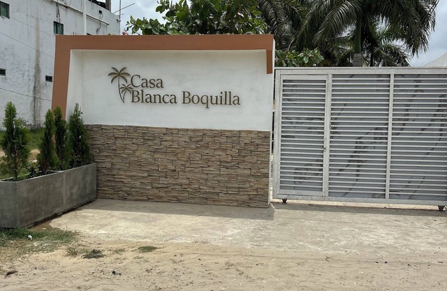 House near the sea and 15 minutes from the historic center, fully equipped.