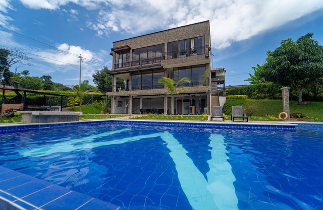 House or villa in Pereira via Marsella near the Matecaña airport