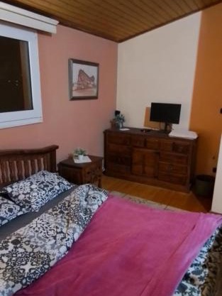 House Pallini metro station 8 min to Airport renovation made fastest place to go to Airport and 17 min to Syntagma