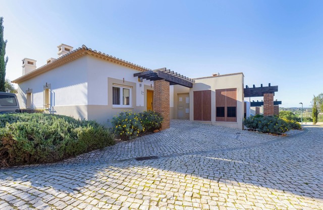 House Shangri-La
