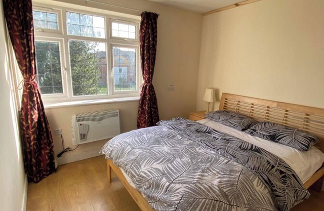 House - Sleeps 2 - Patio - Parking