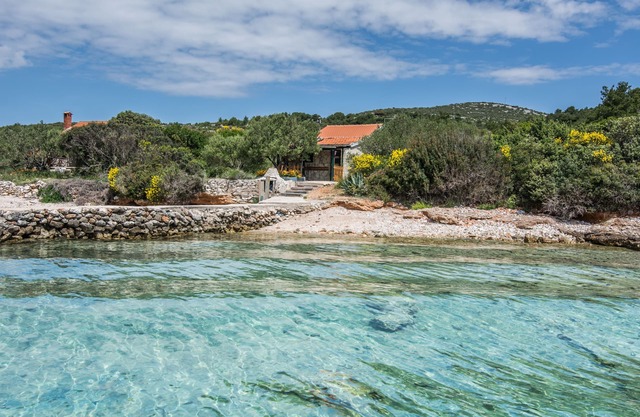 House Vagabond (14691-K1) - Tkon - island Pasman
