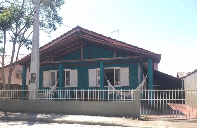 House with AR 300 and 500m from the beach