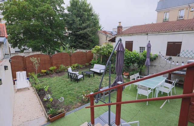 House with garden 4BR/10P near Paris