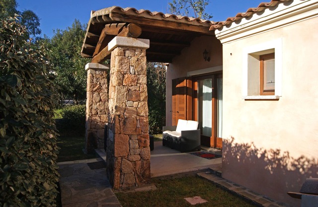 House with garden 150 meters from the beach
