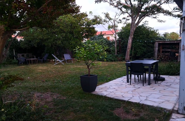 House with garden 5 minutes from the beach and 15 minutes from La Rochelle