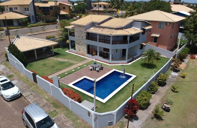 House with pool 2 minutes from the beach 5 km from Guarajuba