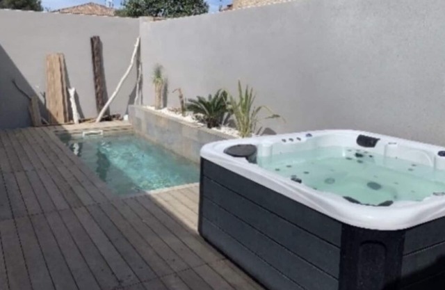 House with Pool and Jacuzzi near Montpellier and its beaches
