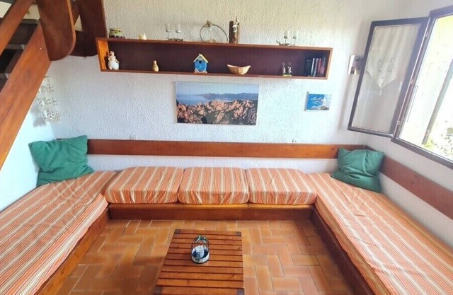House with pool and tennis court in Porticcio