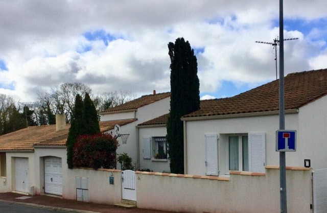House with pool near La Rochelle 4 Pers