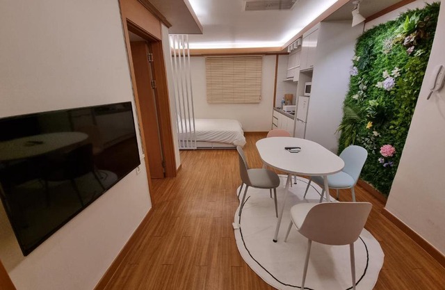 HS House