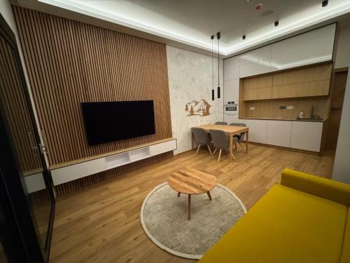 Hubert Bright Chalet