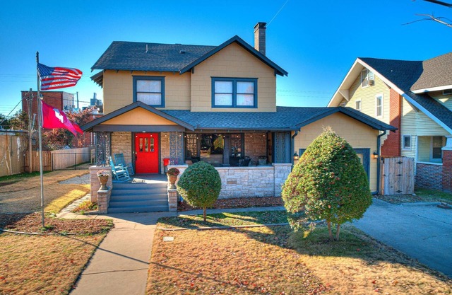 Huge Historic Gem Steps From The University of Oklahoma