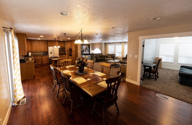 Huge Home in Quiet Neighborhood 3,000+ Sq. Ft.