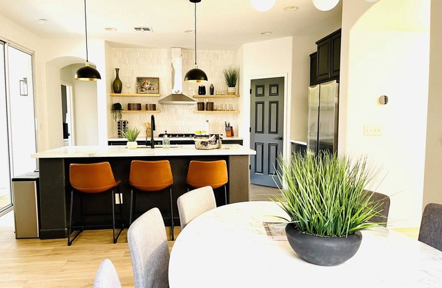 Huge Home near Old Folsom, Pet & Family Friendly